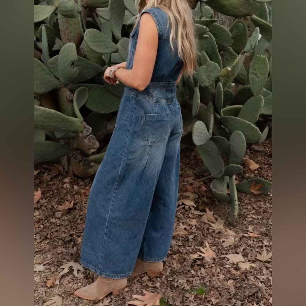 NWT Bluivy Denim Sleeveless Button Up Barrel Horseshoe Jean Jumper Jumpsuit - Picture 4 of 9